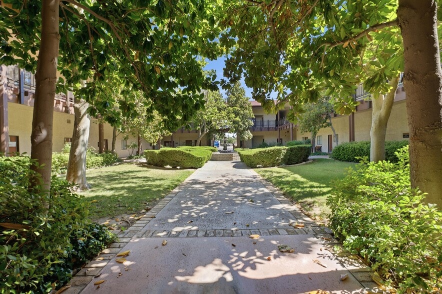 More Photos Of 44725 10th St W, Lancaster Medical For Sale