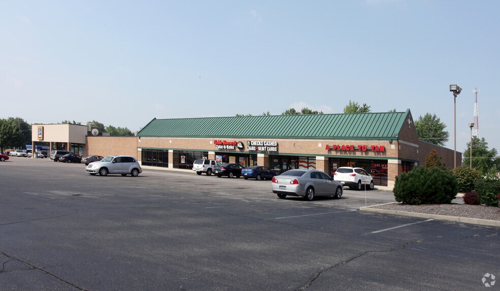Primary Photo Of 3205-3221 S Madison St, Muncie Storefront For Lease
