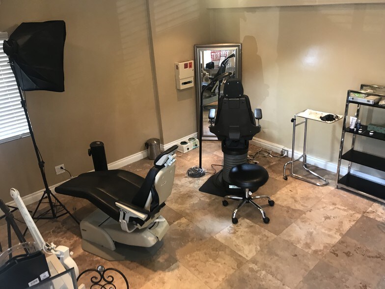 More Photos Of 2333 E Coast Hwy, Corona Del Mar Storefront Retail Office For Lease