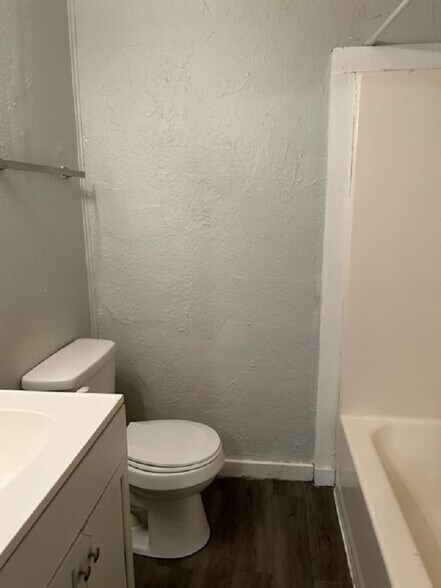 More Photos Of 1301 Pine St, Texarkana Apartments For Sale