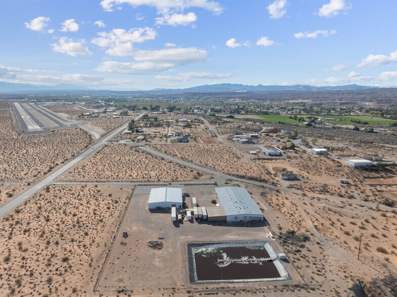 More Photos Of 480 Pat Ave, Overton Industrial For Sale