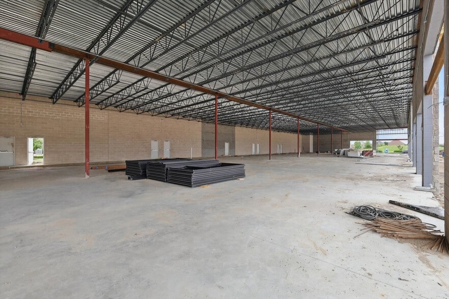 More Photos Of 5975 Ridgeline Dr, McKinney Storefront Retail Office For Lease