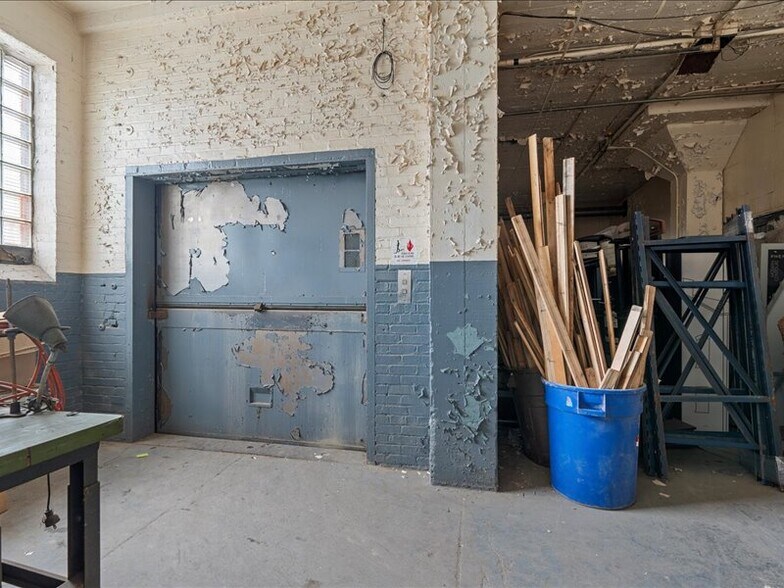More Photos Of 808-822 Burnet Ave, Syracuse Warehouse For Sale
