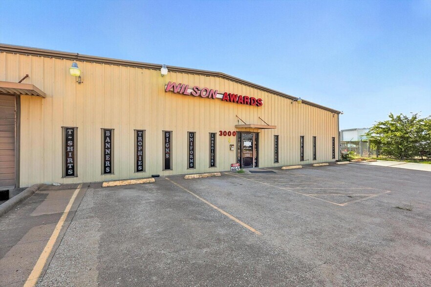 More Photos Of 3000 E Loop 820 S, Fort Worth Warehouse For Sale