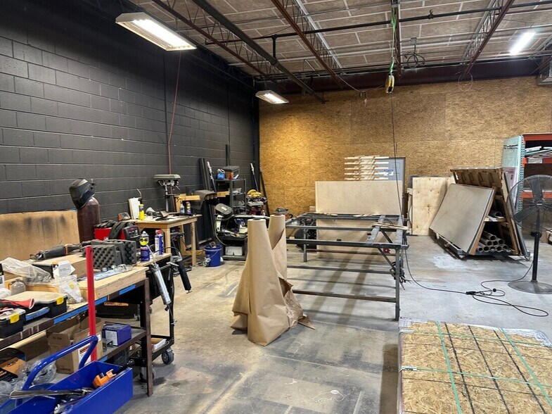 More Photos Of 1908 Richland Ave E, Aiken Warehouse For Lease