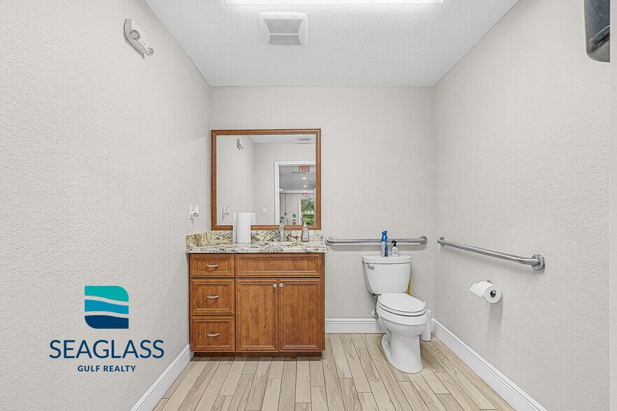 More Photos Of 3890 Veronica S Shoemaker Blvd, Fort Myers Warehouse For Sale