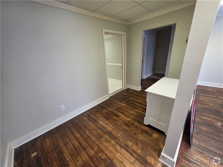 More Photos Of 3791-3797 S Main St, Marion General Retail For Sale