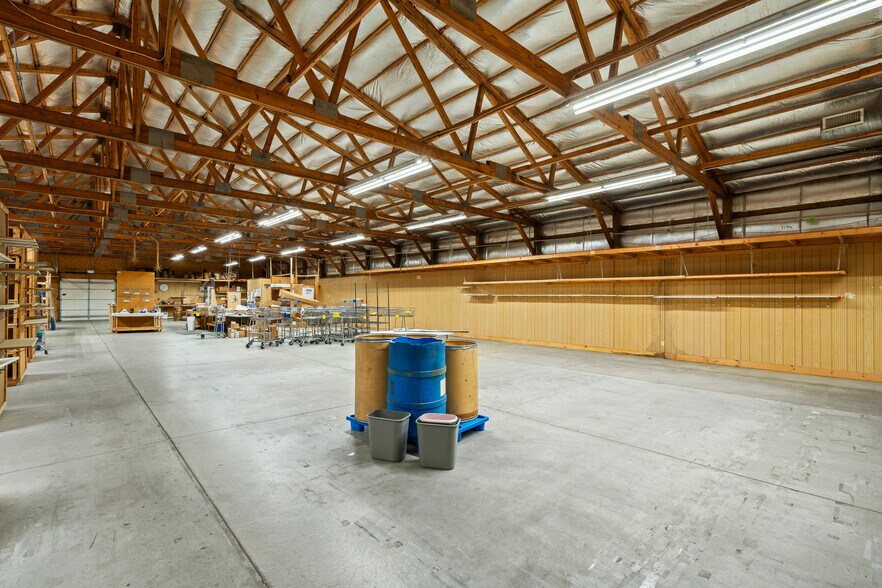 More Photos Of 130 Elizabeth Ln, Genoa City Industrial For Lease