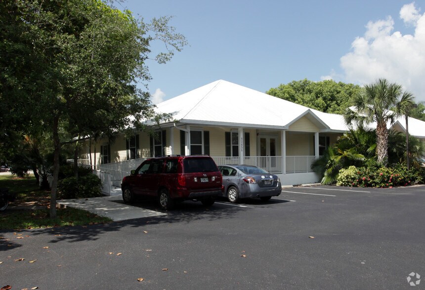 More Photos Of 12851-12853 Banyan Creek Dr, Fort Myers Office For Lease
