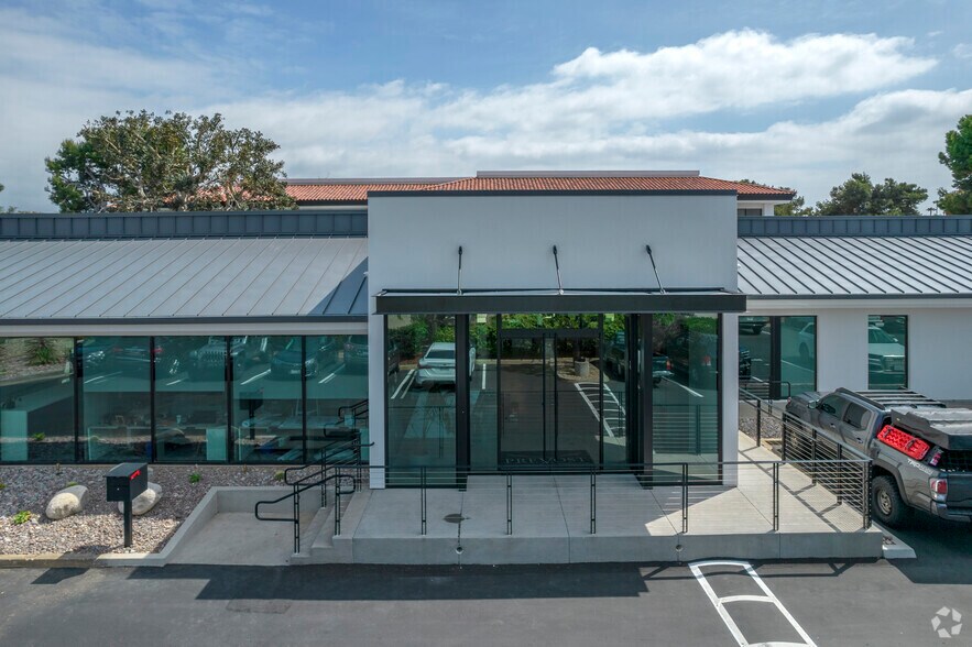 More Photos Of 5051 Avenida Encinas, Carlsbad Office For Lease