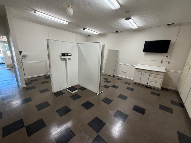 More Photos Of 319 Cathedral Manor, Bardstown Office Residential For Lease
