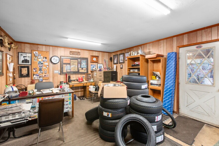 More Photos Of 1006 & 1008 S Church Lane, Tappahannock General Retail For Sale