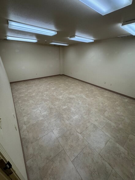 More Photos Of 190 E San Antonio Dr, King City Industrial For Sale