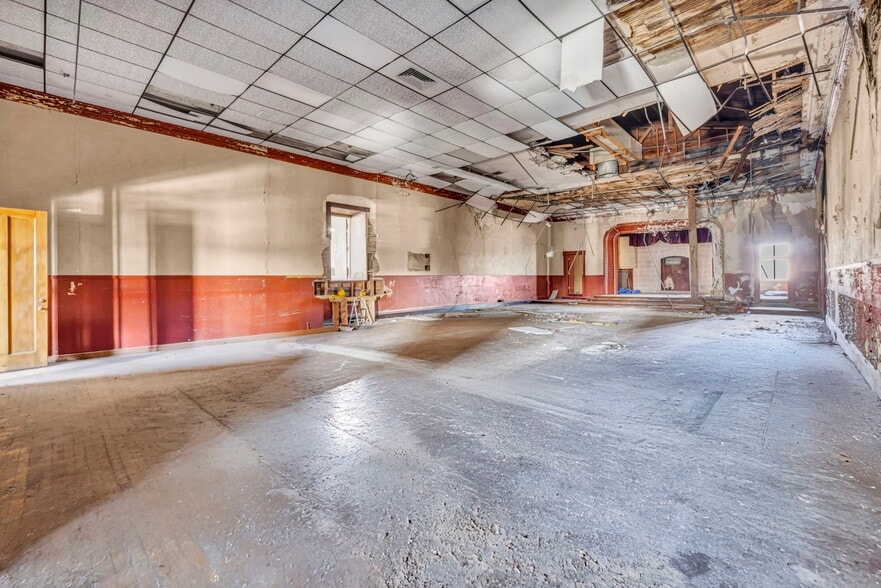 More Photos Of 112-130 Erie St S, Massillon Office For Sale