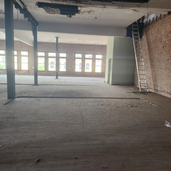 More Photos Of 739 Minnesota Ave, Kansas City Office For Sale