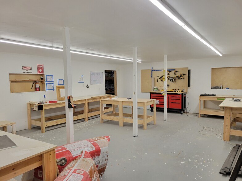 More Photos Of 6266 Janes Ln, Naples Manufacturing For Lease