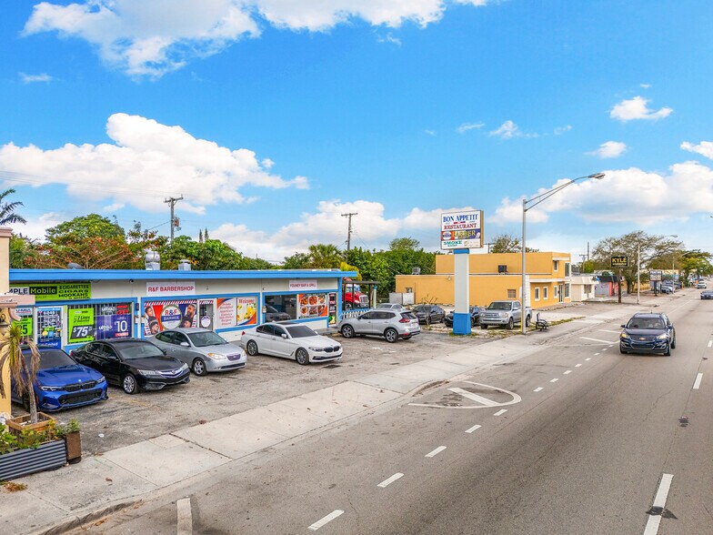 More Photos Of 6246-6252 Pembroke Rd, Miramar Storefront For Sale