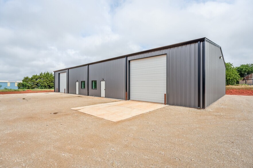Primary Photo Of 5286 NE Highway 33, Guthrie Warehouse For Sale