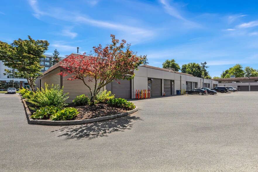 More Photos Of 4002-4014 148th Ave NE, Redmond Unknown For Lease