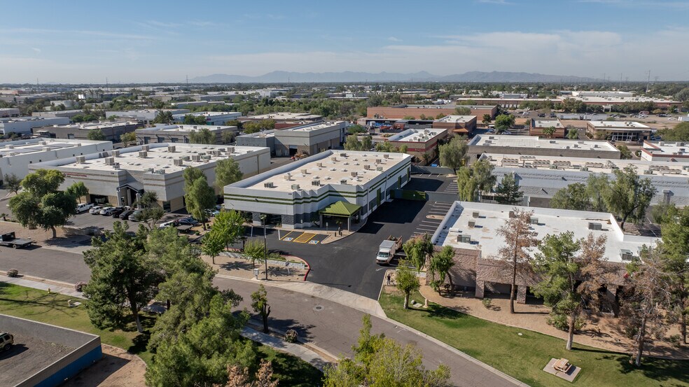 More Photos Of 240 N Sunway Dr, Gilbert Manufacturing For Lease