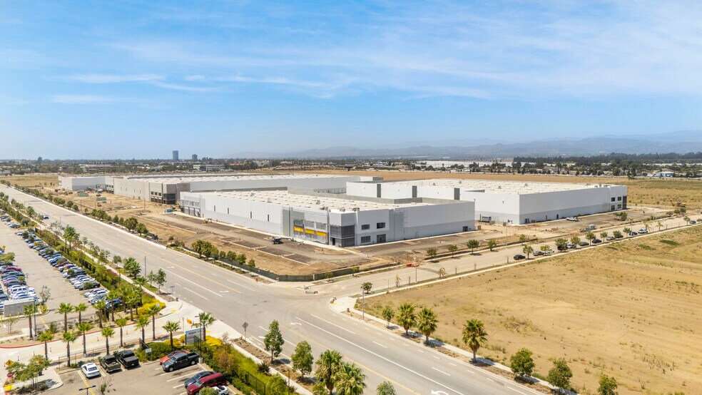More Photos Of 101 Logistics Ctr, Oxnard Unknown For Lease
