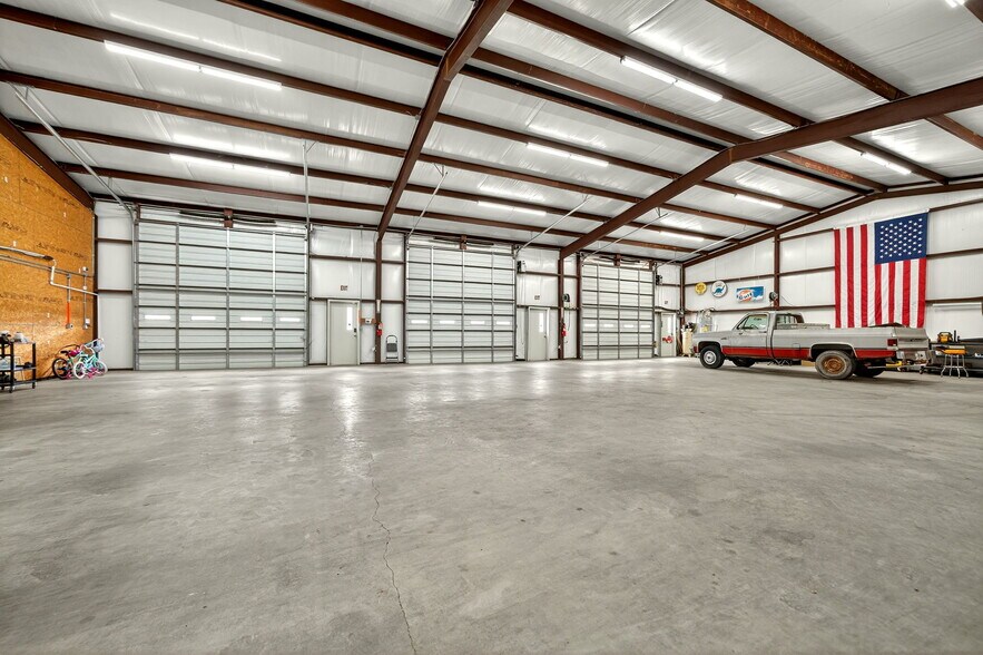 More Photos Of 4626 County Road 2200, Greenville Flex For Sale