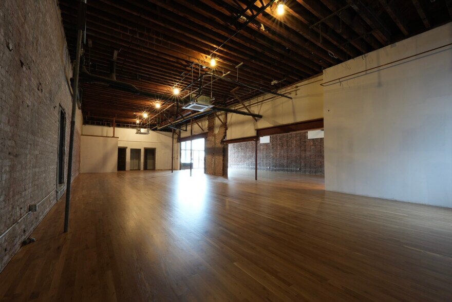 More Photos Of 1313 Hewitt Ave, Everett Storefront Retail Residential For Lease