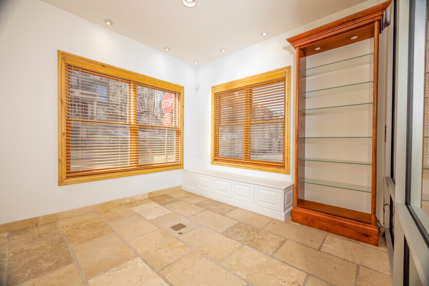 More Photos Of 186 Main St, Park City Freestanding For Sale