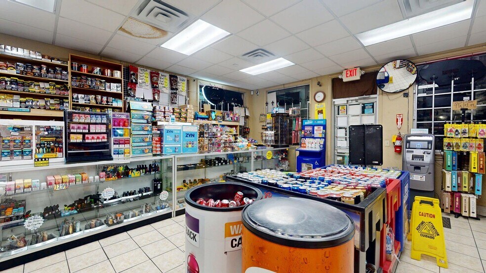 More Photos Of 2410 N State Line Ave, Texarkana Specialty For Sale