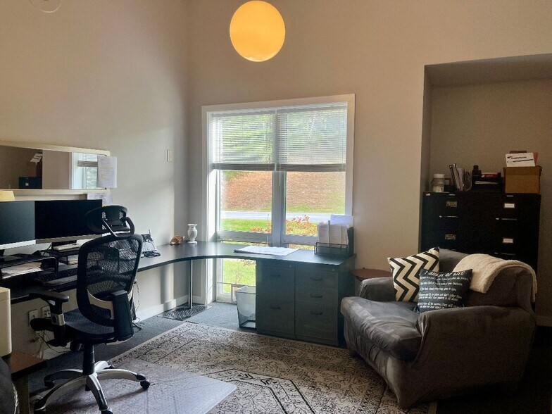 More Photos Of 125 Valley Vw, Mendon Office For Lease