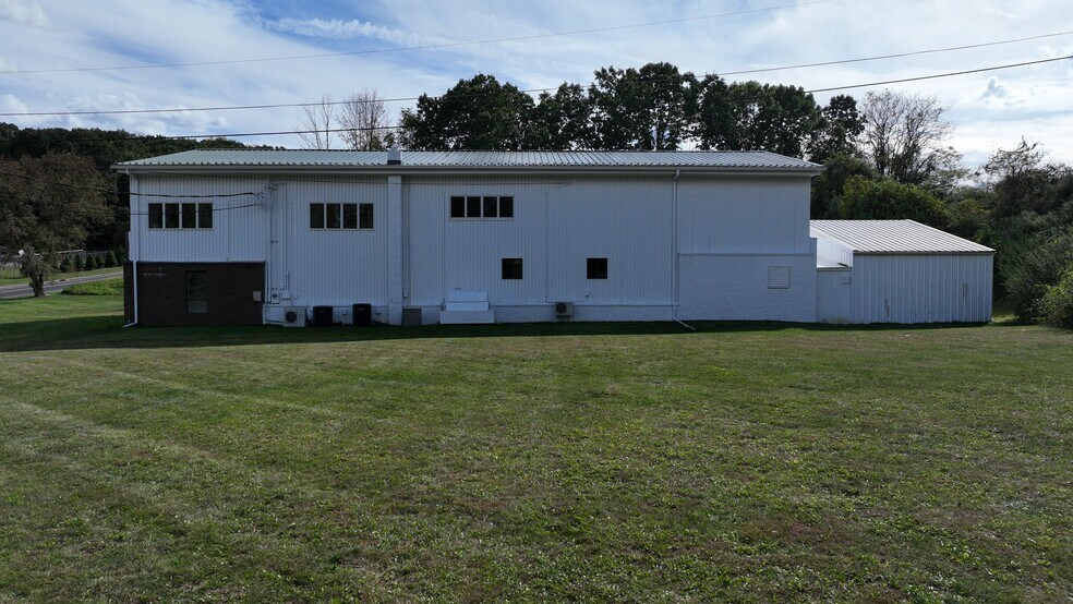 More Photos Of 30 Lambert Rd, Blairstown Light Manufacturing For Sale