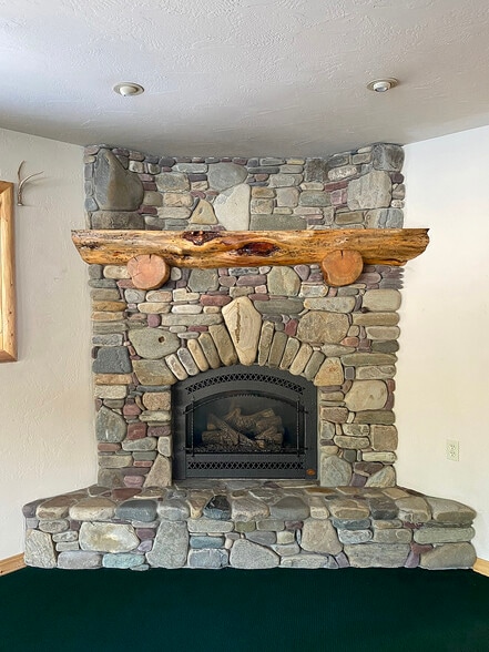 More Photos Of 2400 9th St W, Columbia Falls Freestanding For Sale