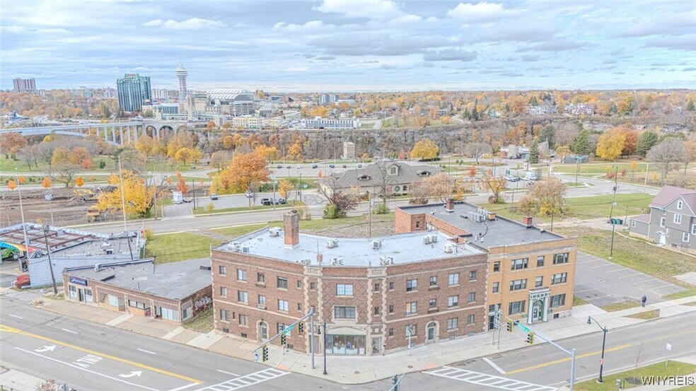 More Photos Of 524 Main St, Niagara Falls Industrial For Lease