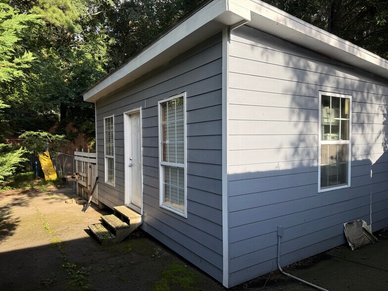More Photos Of 3139 Shallowford Rd NE, Chamblee Office For Sale