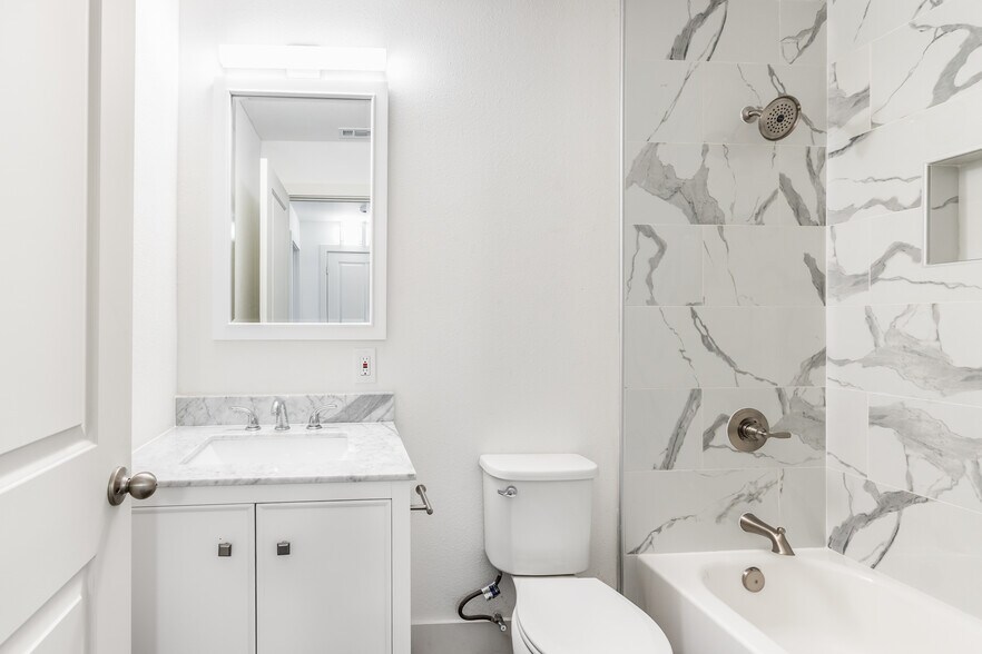 More Photos Of 2409 Cava Ct, Sacramento Apartments For Sale