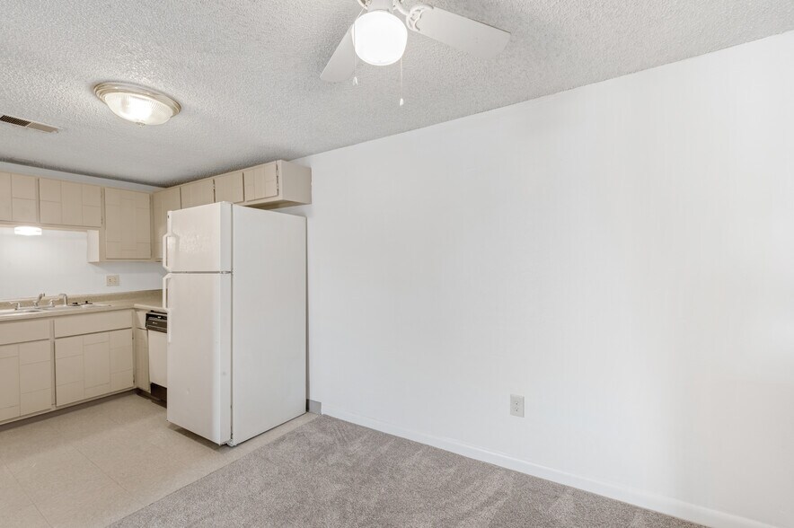 More Photos Of 1815-1817 28th St, Greeley Apartments For Sale