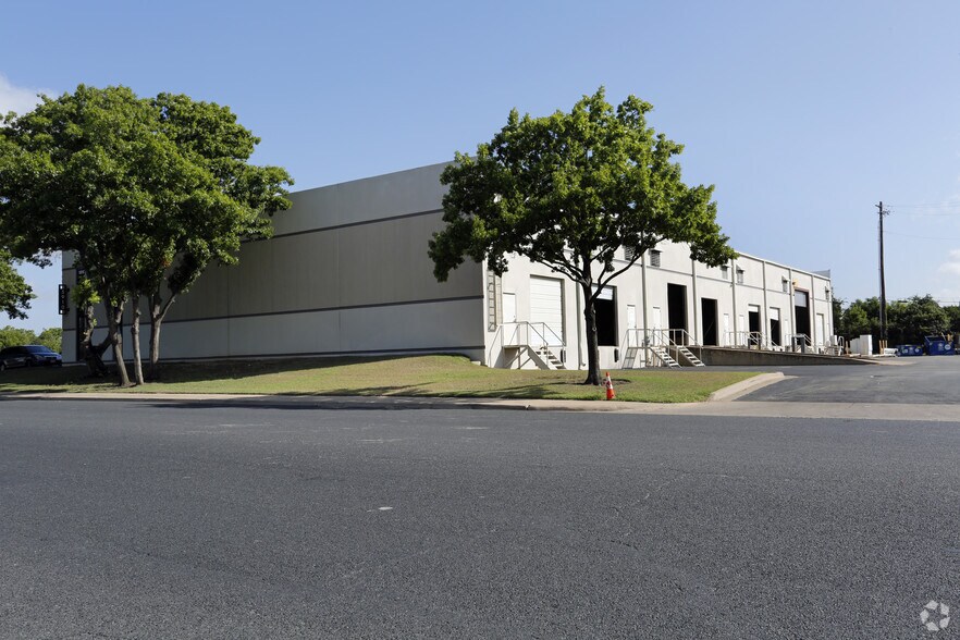More Photos Of 5910 Techni Center Dr, Austin Light Distribution For Lease