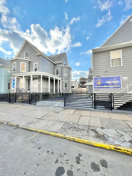 More Photos Of 214-220 Ripley Pl, Elizabeth Specialty For Sale