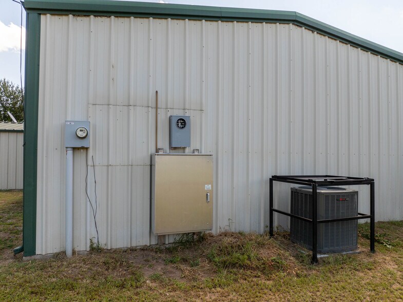 More Photos Of 3340 OK-91, Colbert Specialty For Lease