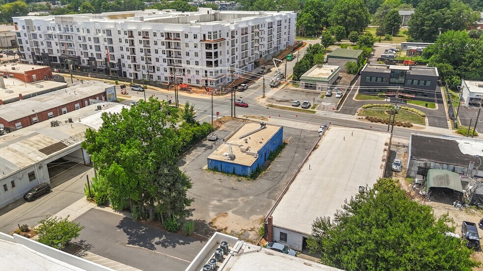 More Photos Of 2400 N Tryon St, Charlotte Bar For Sale