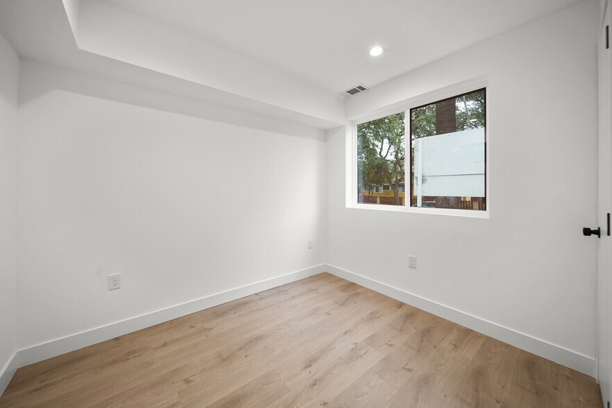 More Photos Of 171 S Hoover St, Los Angeles Apartments For Sale