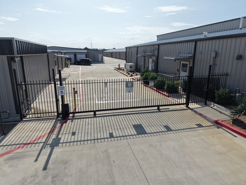 More Photos Of 1008 N Highway 377, Pilot Point Self Storage For Sale