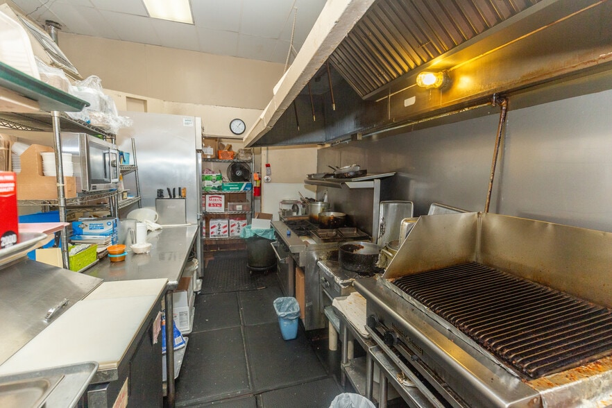 More Photos Of 6729 Greenleaf Ave, Whittier Restaurant For Sale