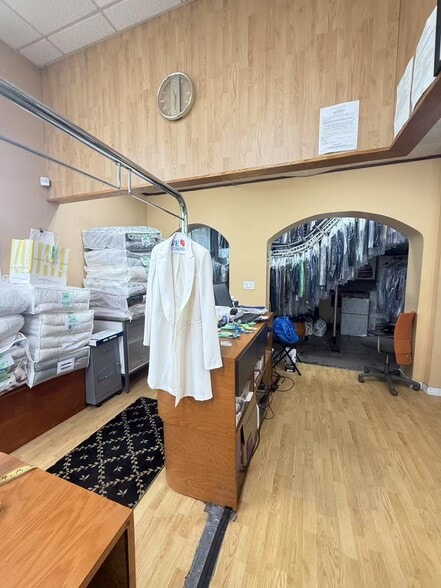 More Photos Of 1502 Main St, Port Jefferson Freestanding For Sale