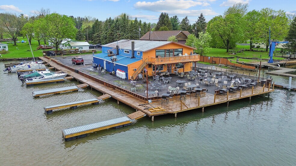 Primary Photo Of 356 King St, Fair Haven Marina For Sale