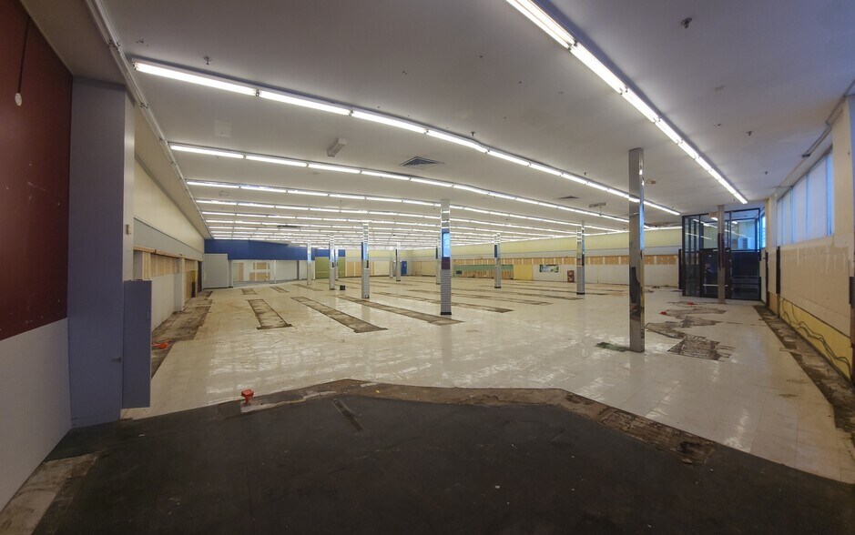 More Photos Of 1140 Willis Ave, Albertson General Retail For Sale