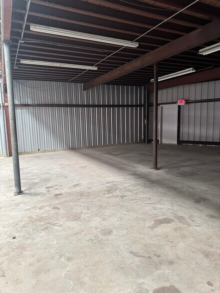 More Photos Of 2809 E Judge Perez Dr, Meraux Office For Lease