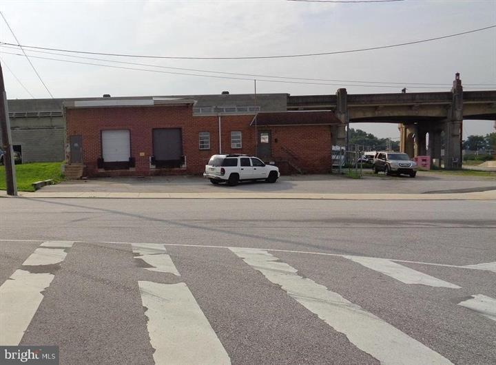 More Photos Of 185 N Front St, Columbia Warehouse For Sale