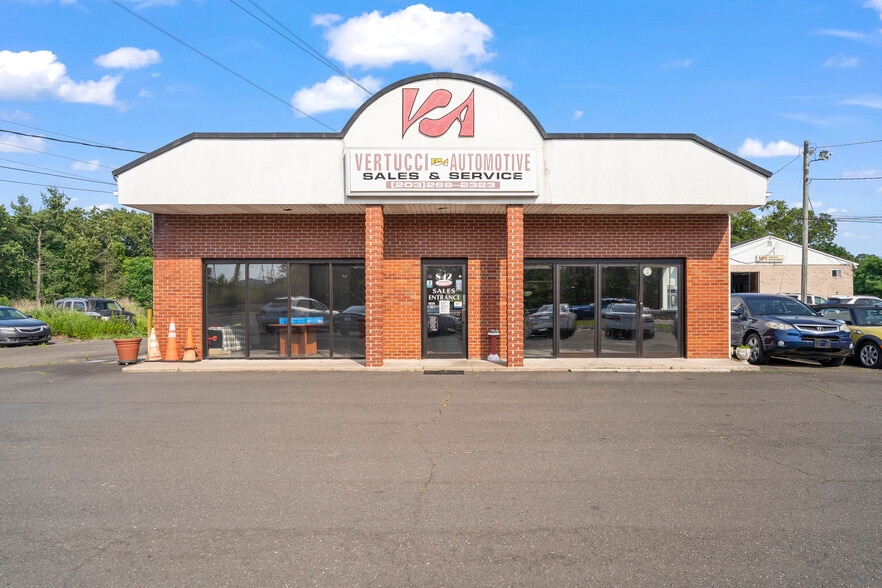 More Photos Of 846-860 S Colony Rd, Wallingford Storefront For Sale