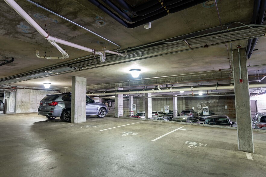 More Photos Of 715 N Church St, Charlotte Office For Sale